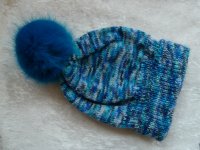 Mütze blau-türkis mit Bommel Größe S